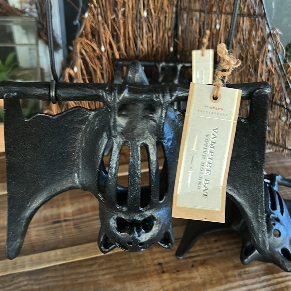 Pottery Barn Vampire π§ Bat π¦ Metal Votive Holder BNWT RARE! - Picture 6 of 9